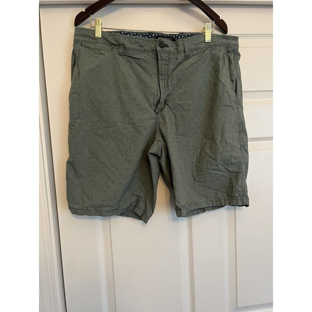 Banana Republic Aiden Chino Shorts Men 36 Light Green Dot Pattern Casual